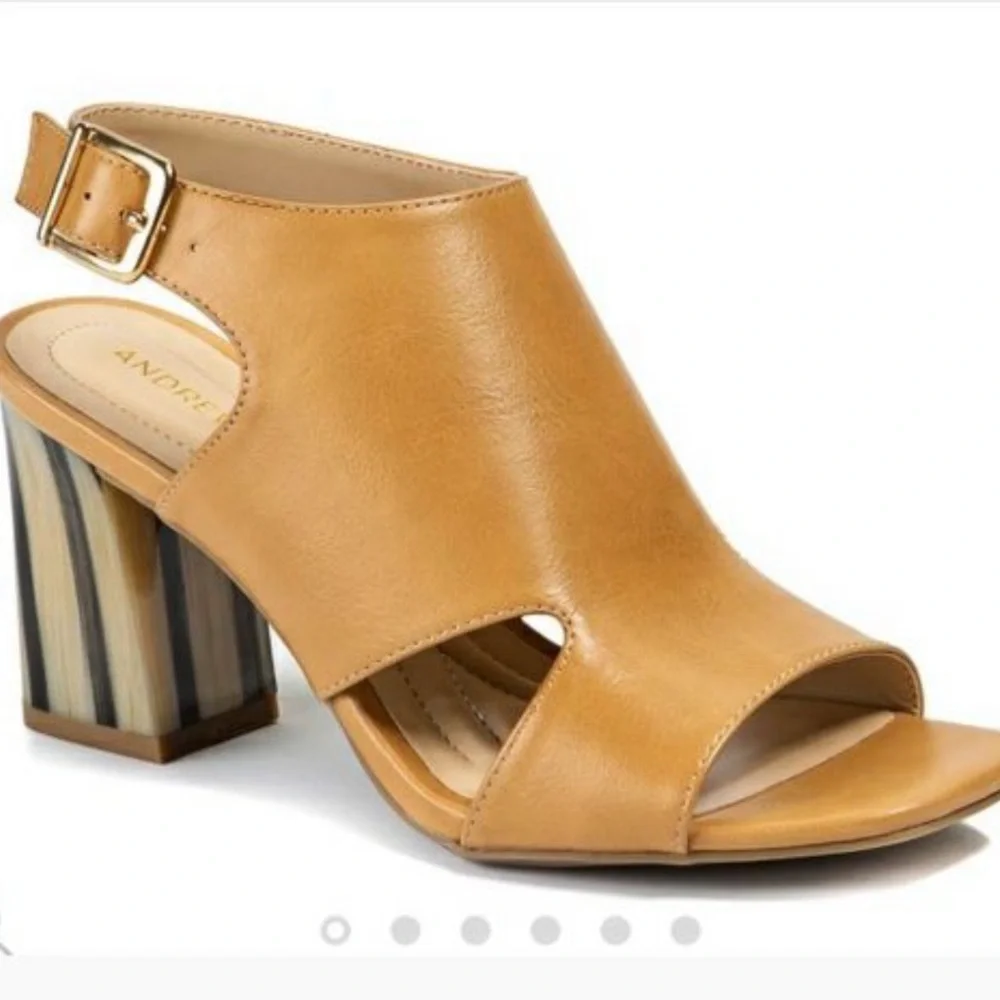 Open Toe Sandals - Picture 1 of 3